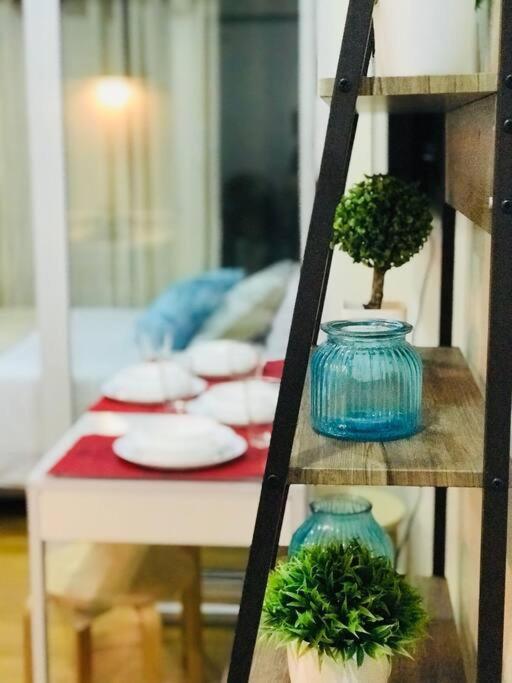 Acqua Private Residence Livingstone Tower Condo Unit With Free Wifi 马尼拉 外观 照片